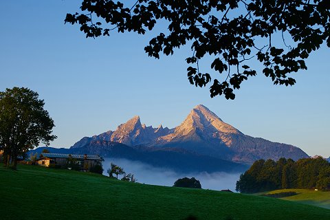 Watzmann im Morgennebel - Copyright: Rainer Nitsche